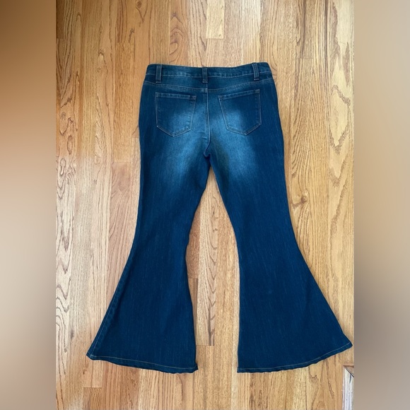 RARE Revolt VTG Flare/Bellbottom Jeans. Junior Size 9. Never worn. - Picture 3 of 15